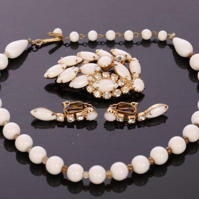 Glass beaded necklace, brooch, earrings