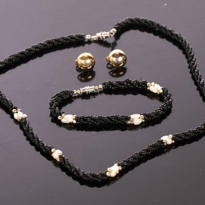 Blak necklace, bracelet, earrings set