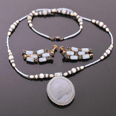 Vtg beaded necklace and earrings