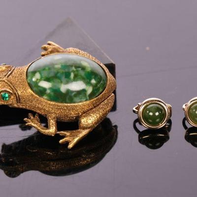 frog lock and jade earrings