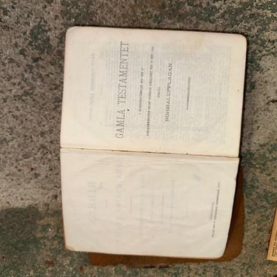 Estate sale photo