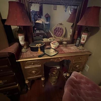 dressing table 