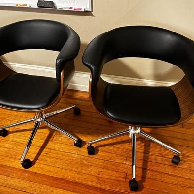 2x office chairs