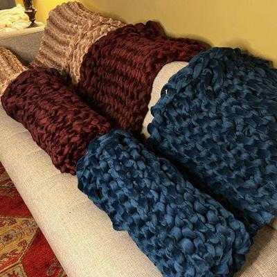 Never used Bearaby weighted velvet blankets (15-20lbs)