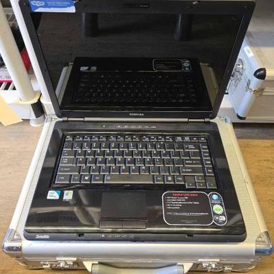 #8060 • Toshiba Satellite L305-S5947 Laptop Computer
