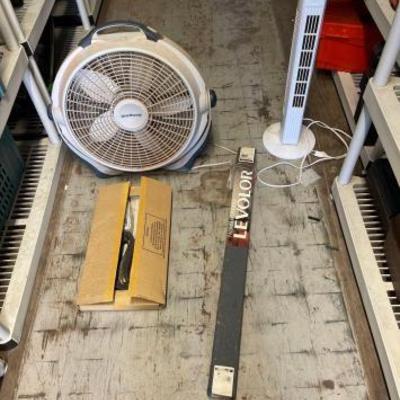 #8124 • (2) Fans, (1) Aluminum Mini Blinds and Accessories
