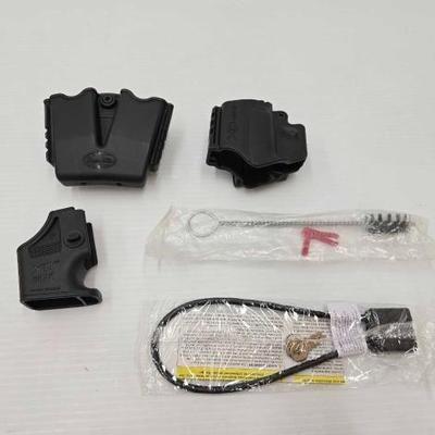 #1844 • XD Double Magazine, Single Magazine Holder and Gun Holster
