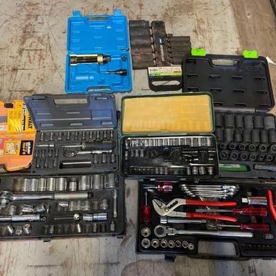 #8142 • Collection of Sockets & Ratchets and Saw Blades
