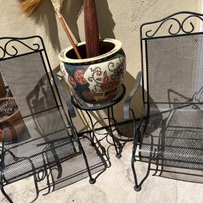 Iron Outdoor Seating/Table