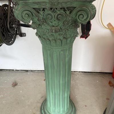 Lot 179 | 36" Pedestal
