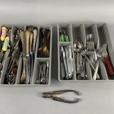 Lot 216 | Lot of Flatware

