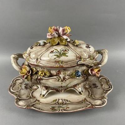 Lot 207 | Large Soup Tureen w Cover & Ladle on Stand
