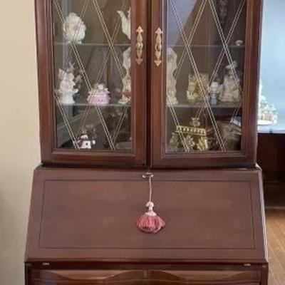 Lot 49 | Basset Secretary
