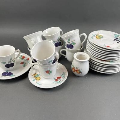 Lot 102 | Vtg Tableworks Dulcie Pattern Dishware

