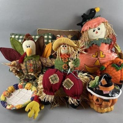 Lot 263 | Halloween & Thanksgiving Lot
