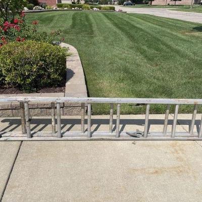 Lot 292 | Extension Ladder

