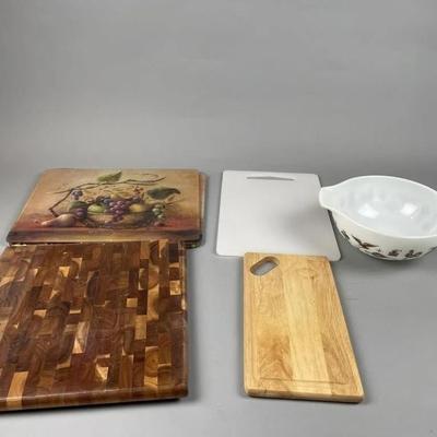 Lot 101 | Vintage Pyrex and Cutting Boards
