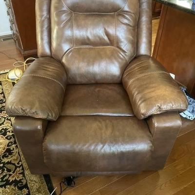 Lot 34 | Electric Leather Recliner
