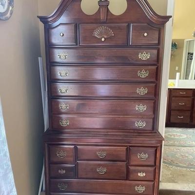 Lot 117 | Chest of Drawers

