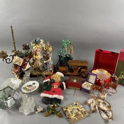 Lot 258 | Contents On Table
