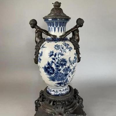 Lot 9 | Vintage Cast Iron Pedestal With Urn
