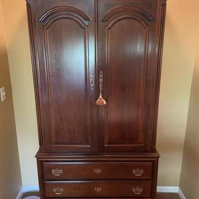 Lot 111 | Wooden Wardrobe
