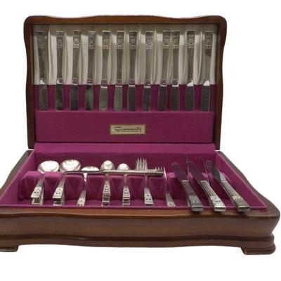 68 PIECE 1936 ONEIDA CORONATION SILVERPLATE SET