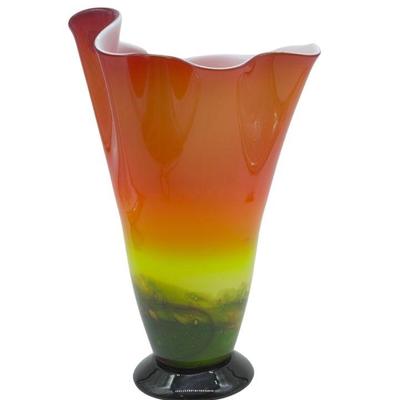 VINTAGE CASED HANDKERCHIEF ART GLASS VASE