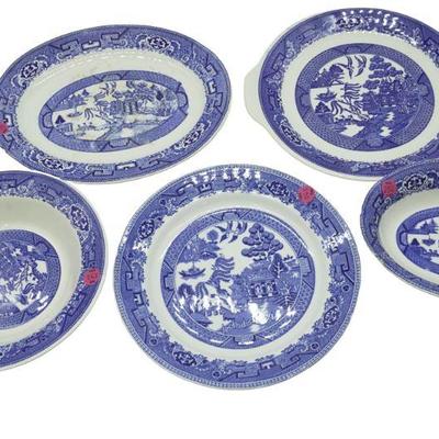 LOT OF WILLOW WARE BOWLS/PLATES - 5 PIECES