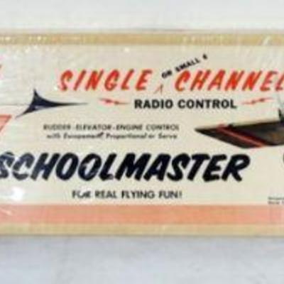 1046	VINTAGE WOOD MODEL AIRPLANE KIT, TOP FLITE MODELS, *SCHOOL MASTER* SEALED
