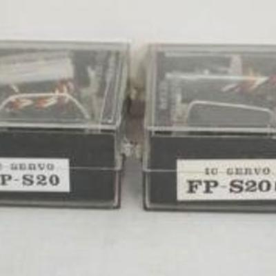 1256	VINTAGE MODEL AIRPLANE PARTS, FUTABA SERVOS FP-S28L, FP-S20 & S20L
