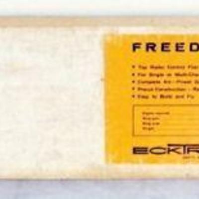 1086	VINTAGE WOOD MODEL AIRPLANE KIT, ECKTRONICS *FREEDOM 15* R/C AIRPLANE
