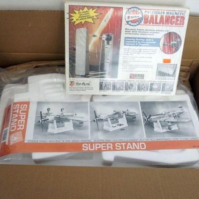 1335	WINTAGE MODEL AIRPLANE ROBART FOAM STAND & TOP FLITE WING BALANCER

