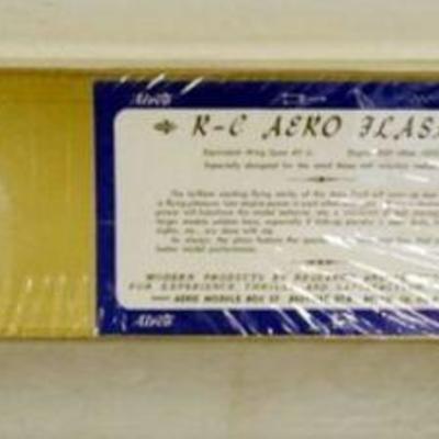 1013	VINTAGE WOOD MODEL AIRPLANE KIT, AIRCO *R-C AERO FLASH* SEALED
