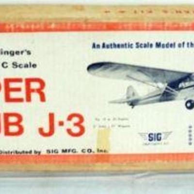 1142	VINTAGE WOOD MODEL AIRPLANE KIT, SIG MFG. CO. CHUCK HOLLINGER'S *PIPER CUB J-3* R/C AIRPLANE
