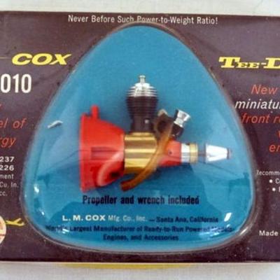 1305	VINTAGE MODEL AIRPLANE GAS ENGINE COX TEE DEE 010
