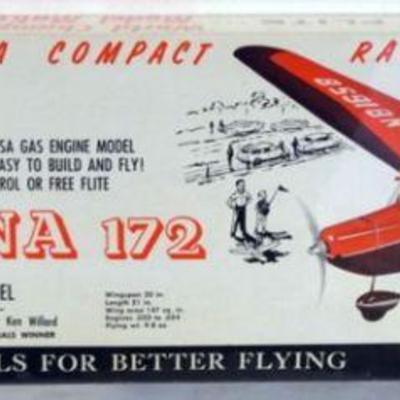 1067	VINTAGE WOOD MODEL AIRPLANE KIT, TOP FLITE *CESSNA 172*
