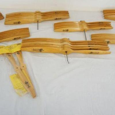 1244	VINTAGE MODEL AIRPLANE LARGE GROUP OF ZINGER ASSORTED WOOD PROPS/PROPELLORS, 11/11, 20/8, 15/6, 14/6, 18/5, 15/5, 16/6, 16/10
