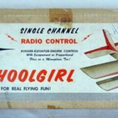 1191	VINTAGE WOOD MODEL AIRPLANE KIT, TOP FLITE *SCHOOL GIRL* R/C AIRPLANE
