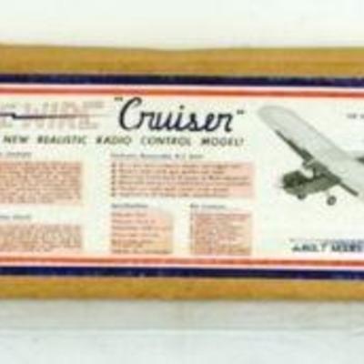 1040	VINTAGE WOOD MODEL AIRPLANE KIT, DEBOLT MODEL ENGINE CO., LIVEWIRE *CRUISER*

