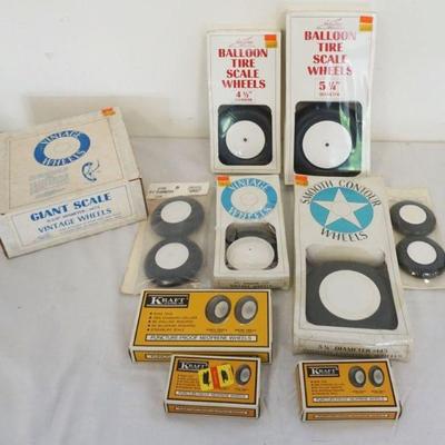 1240	VINTAGE MODEL AIRPLANE BALLOON TIRE SCALE WHEELS, KRAFT VINTAGE WHEELS, ETC VARIOUS SIZES

