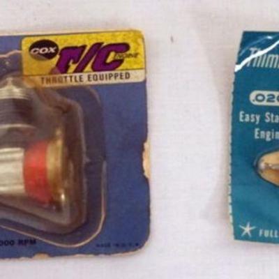 1304	VINTAGE MODEL AIRPLANE 2 GAS ENGINES PEE WEE 020
