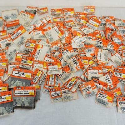 1210	VINTAGE R/C AIRPLANE PARTS, LARGE ASSORTMENT OF NEW OLD STOCK HARDWARE DU-BRO
