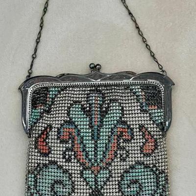 Antique Whiting And Davis Mesh Purse With Silver Tone Frame And Chain