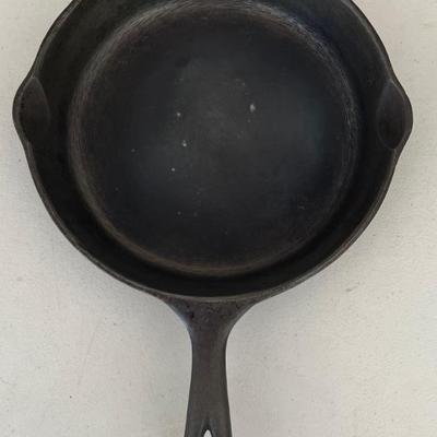 Vintage Wagner Ware Sidney No. 8 10" Cast Iron Skillet 