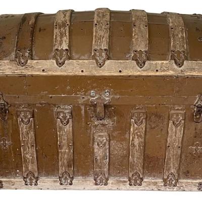 Antique Barrel Trunk With Metal Trim And Original Leather Handles (no Key)