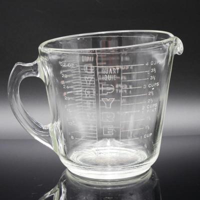 Vintage Pyrex 1 Quart Measuring Glass Cup