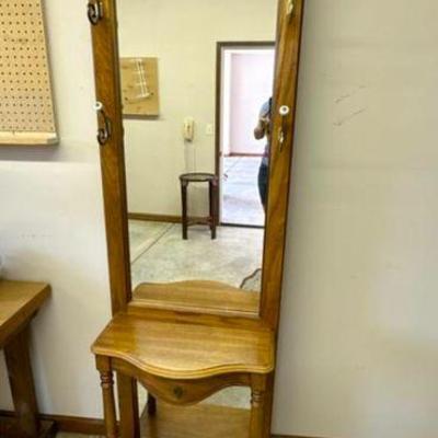 Hall Tree 80x24x10
$30
