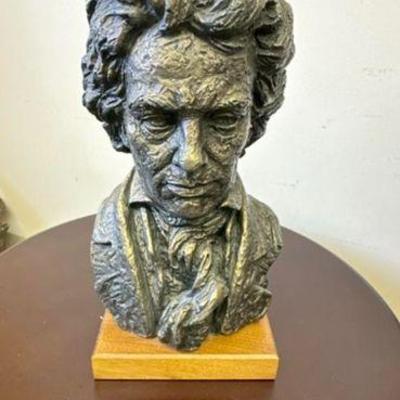 Bust - Austin Design
$40