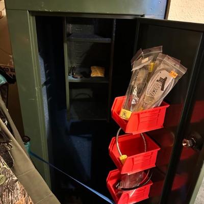 Gun safe (open)